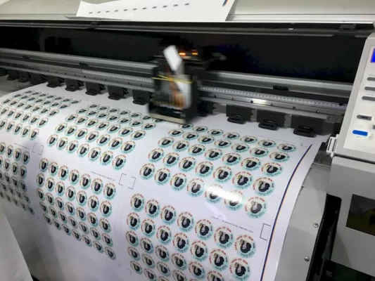 dich-vu-in-tem-nhan-gia-re